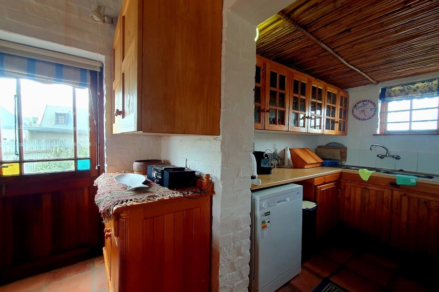 4 Bedroom Property for Sale in Boggomsbaai Western Cape